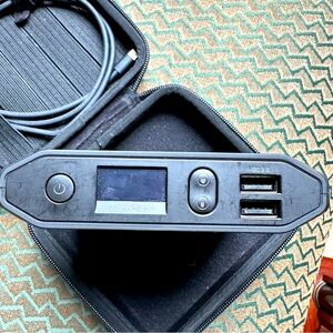 Omnicharge Omni 20+ Smart and Portable Charging Solution AND Case EUC